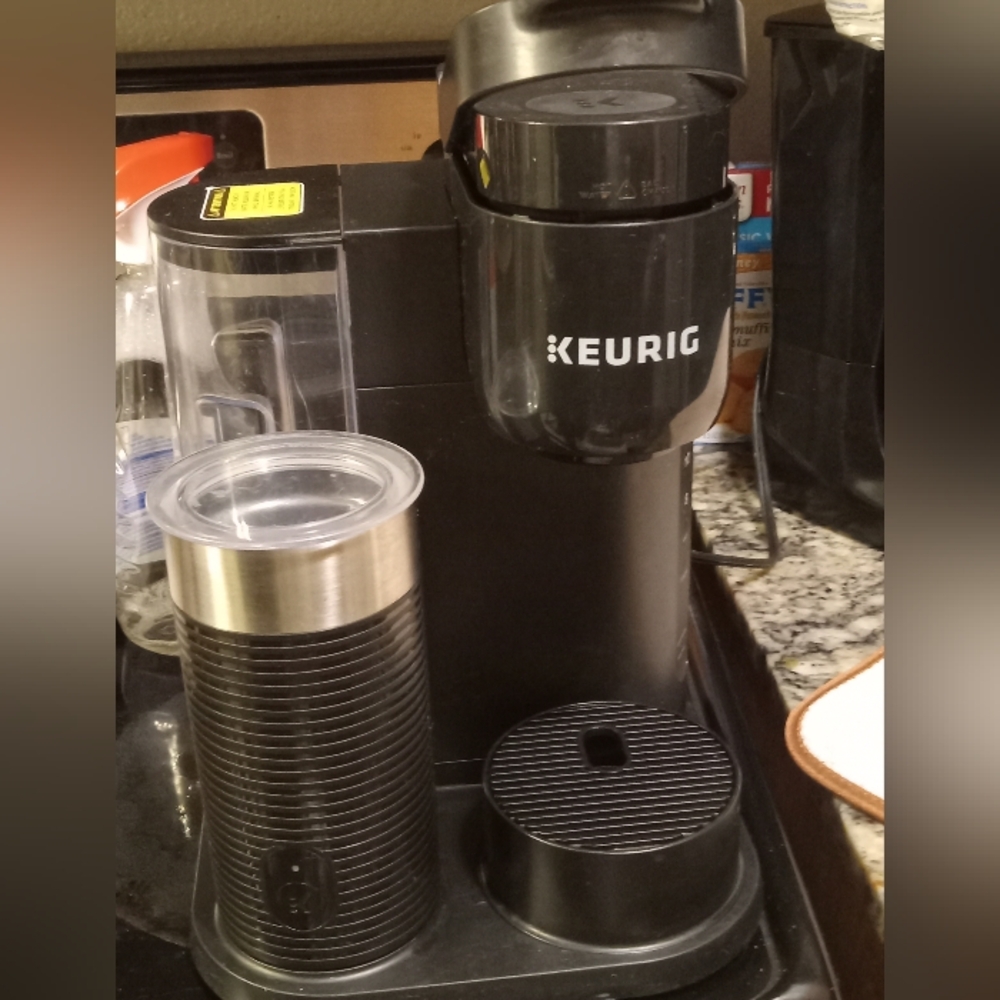Keurig® K-Café Essentials® Single Serve Coffee - Latte & Cappuccino Maker